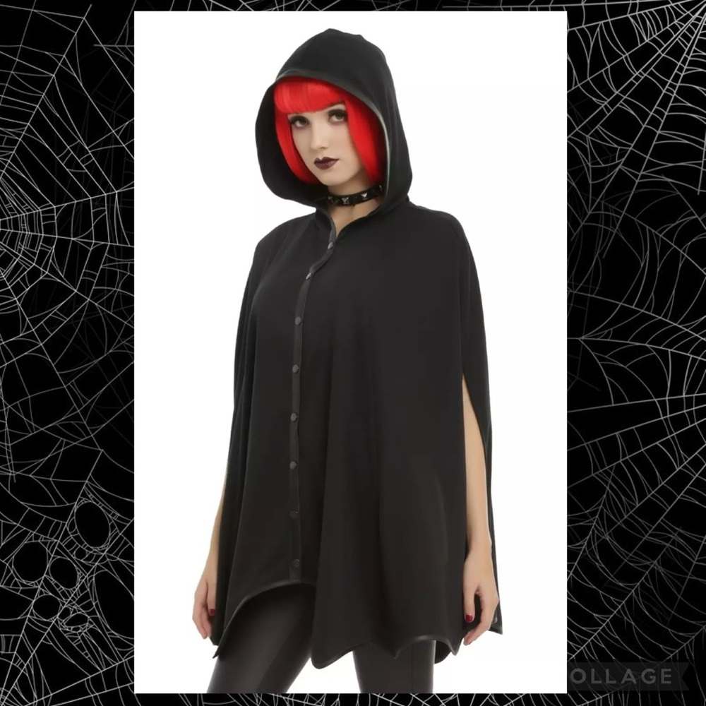HOT TOPIC | RARE Hooded Bat Cape *EUC*